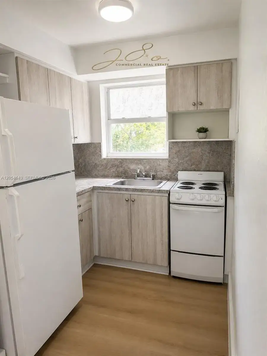 2 bedroom 1 bath Residential Lease for rent at 1465 W 28th St # 4, Hialeah FL 33010
