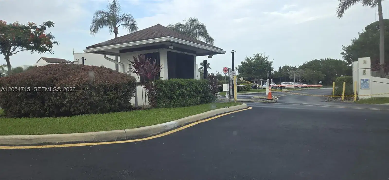 2 bedroom 2 bath Residential Lease for rent at 210 Lake Pointe Dr # 209, Oakland Park FL 33309