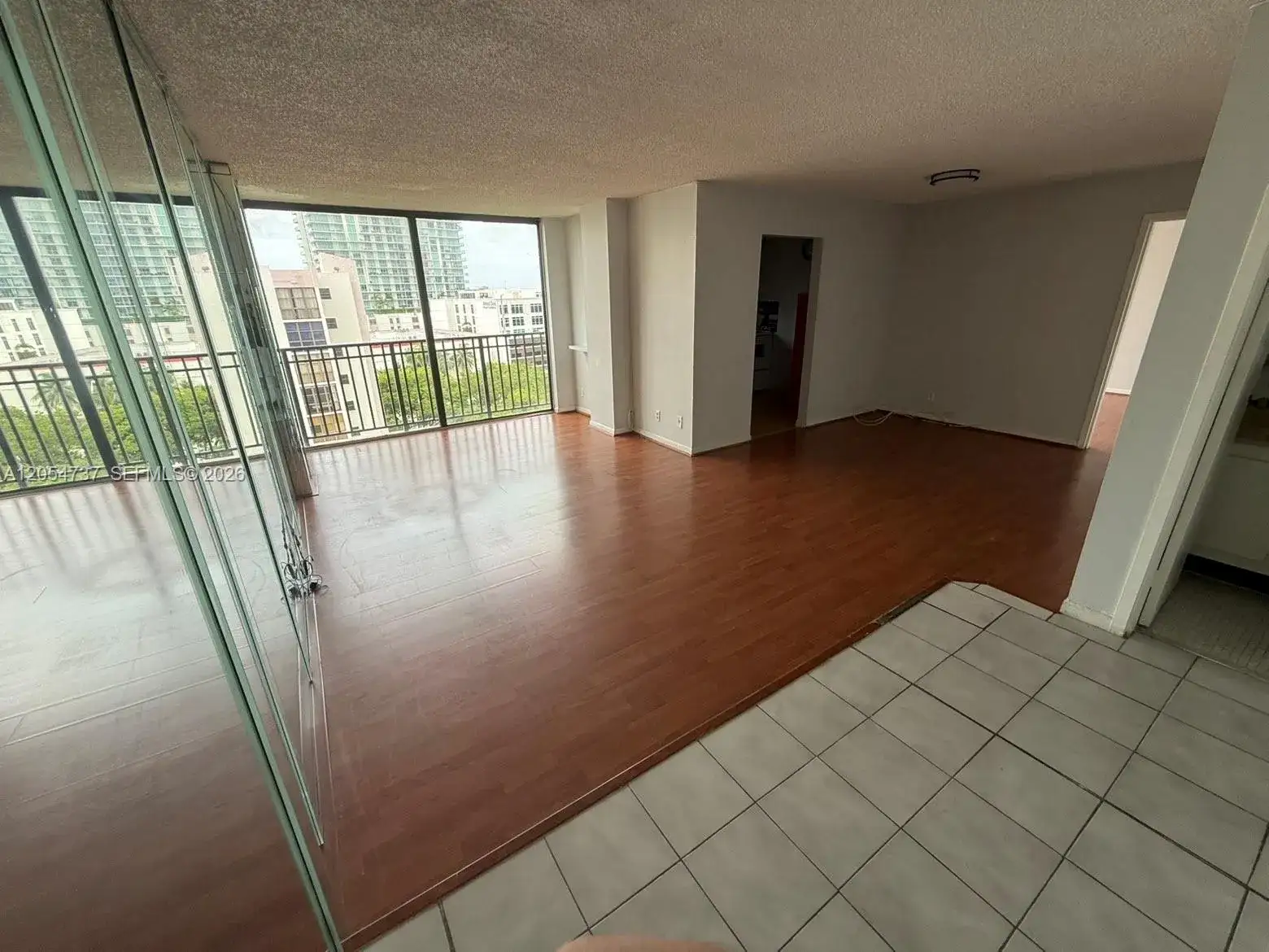 1 bedroom 1 bath Residential Lease for rent at 16919 N Bay Rd # 912, Sunny Isles Beach FL 33160