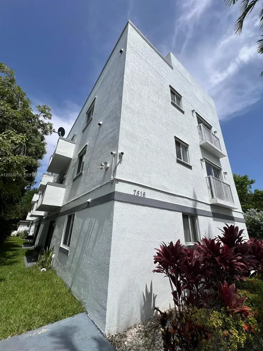 2 bedroom 2 bath Residential for sale at 7516 NE 1st Ave # 203, Miami FL 33138