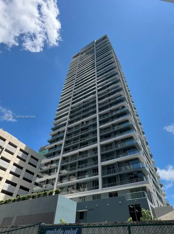 1 bedroom 2 bath Residential for sale at 121 NE 5th St # 3710, Miami FL 33132