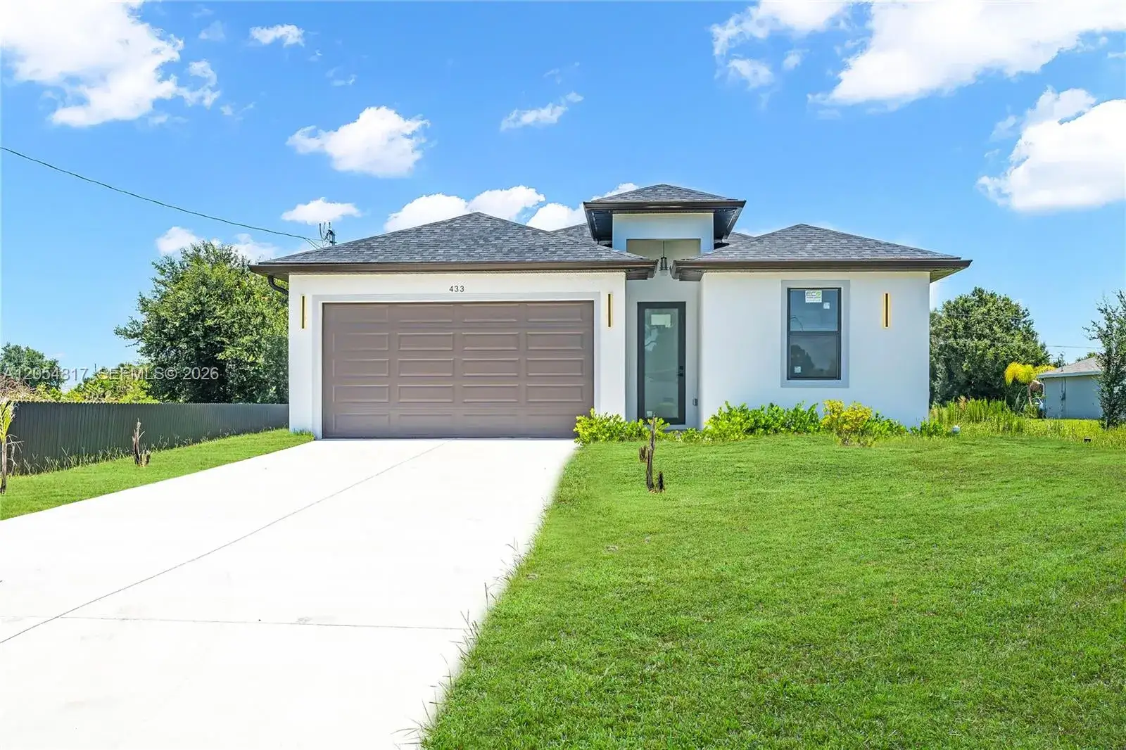 3 bedroom 2 bath Residential for sale at 433 Rayford, Lehigh Acres FL 33974