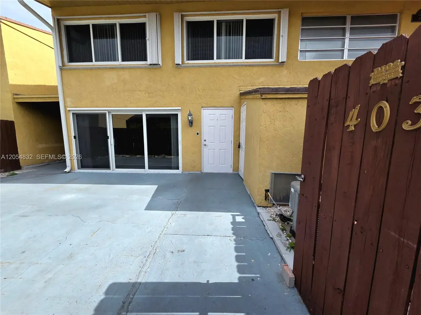 3 bedroom 2 bath Residential for sale at 15460 SW 82nd Ln # 403, Miami FL 33193