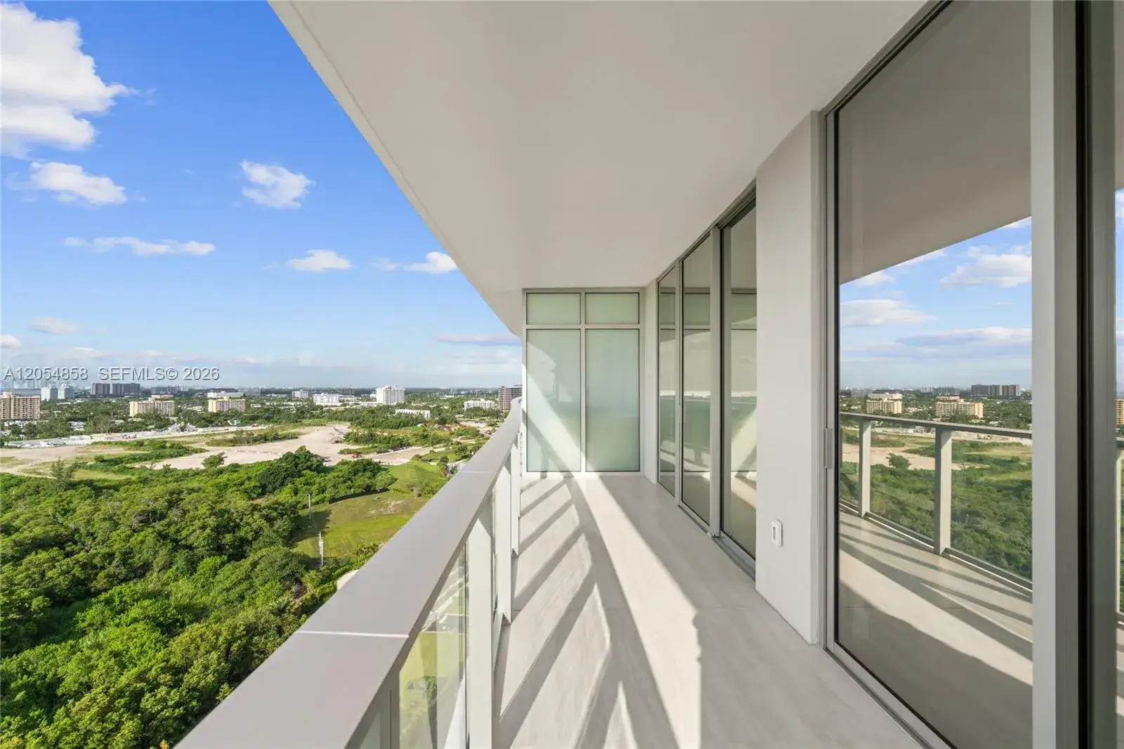 1 bedroom 2 bath Residential for sale at 2411 Laguna Circle # 1604, North Miami FL 33181