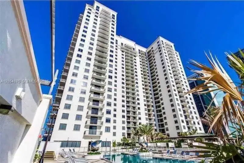 2 bedroom 2 bath Residential Lease for rent at 999 SW 1st Ave # 3302, Miami FL 33130