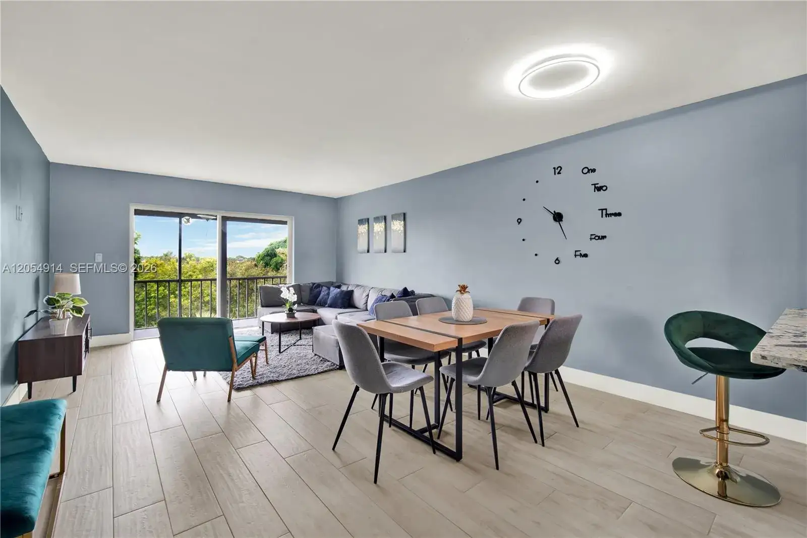 2 bedroom 2 bath Residential Lease for rent at 950 Hillcrest Dr # 414, Hollywood FL 33021