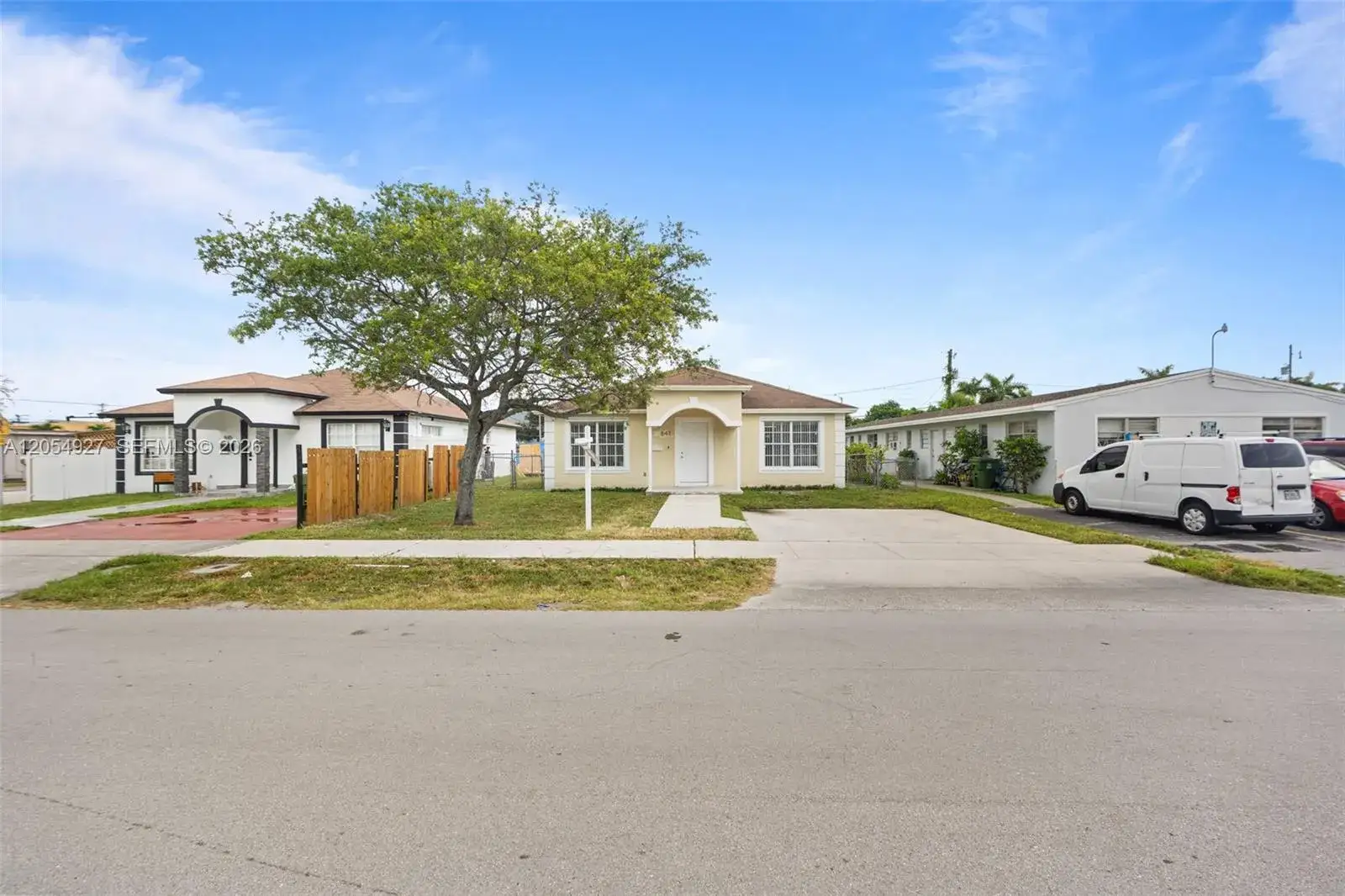 Commercial Sale for sale at 841 NW 10th St, Hallandale Beach FL 33009
