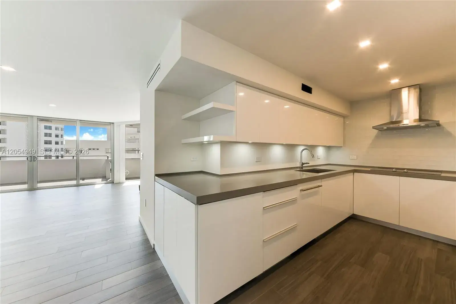 2 bedroom 2 bath Residential Lease for rent at 11 Island Ave # 908, Miami Beach FL 33139