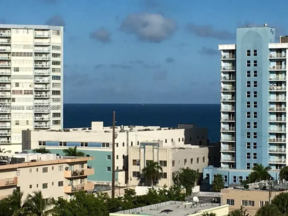 1 bedroom 1 bath Residential Lease for rent at 401 69th St # 905, Miami Beach FL 33141