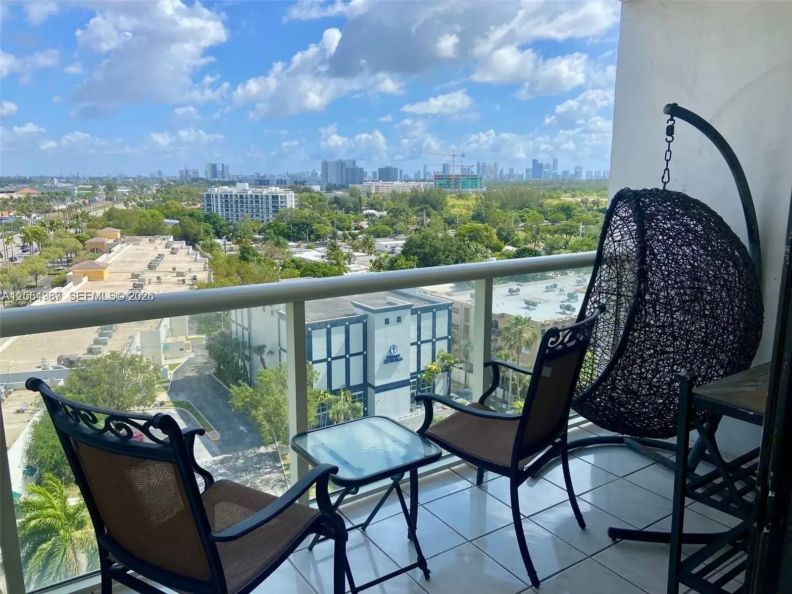 1 bedroom 1 bath Residential Lease for rent at 13499 Biscayne Blvd # 1111, North Miami FL 33181