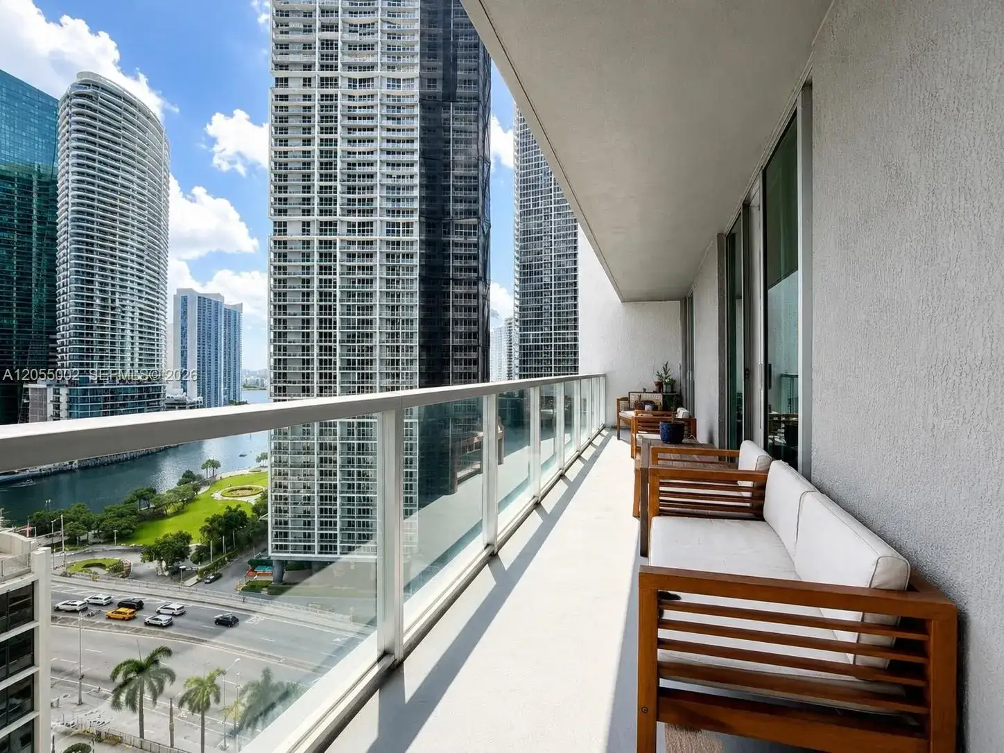 2 bedroom 2 bath Residential Lease for rent at 500 Brickell Ave # 1805, Miami FL 33131
