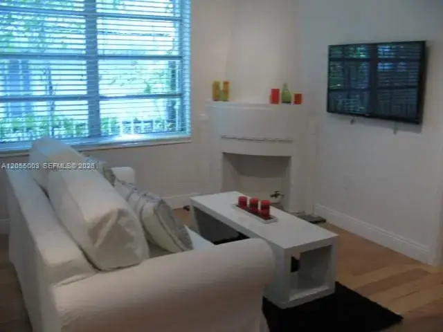 1 bedroom 1 bath Residential Lease for rent at 1525 Meridian Ave # 109, Miami Beach FL 33139