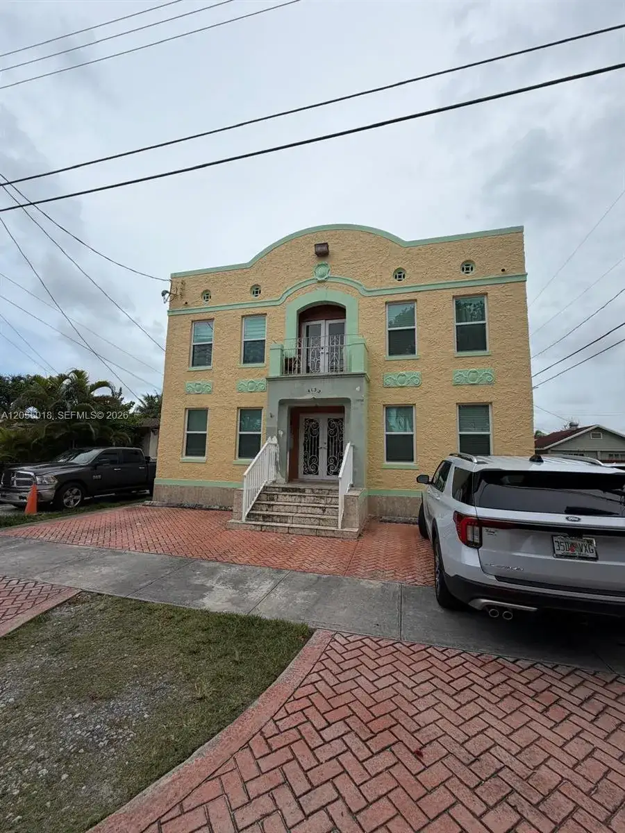 1 bedroom 1 bath Residential Lease for rent at 4152 SW 13th St # 7, Miami FL 33134