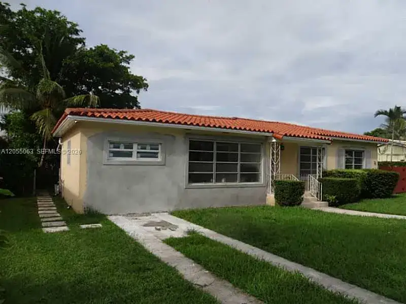 3 bedroom 2 bath Residential Lease for rent at 5851 SW 28 ST, Miami FL 33155