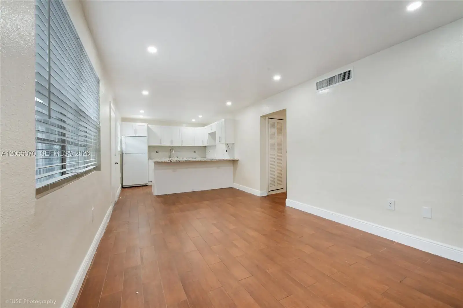 2 bedroom 1 bath Residential Lease for rent at 5100 W Flagler St # 302, Miami FL 33134