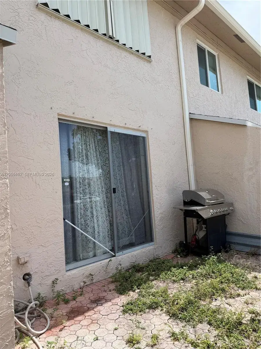 3 bedroom 2 bath Residential for sale at 1727 NW 80th Ave # H, Margate FL 33063