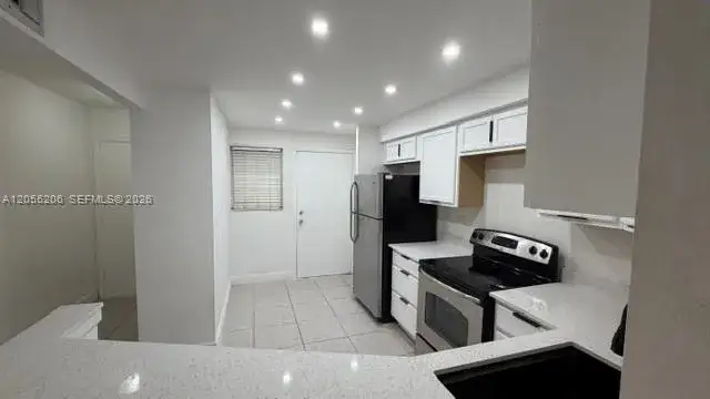 2 bedroom 2 bath Residential Lease for rent at 1660 NE 191st St # 1, Miami FL 33179