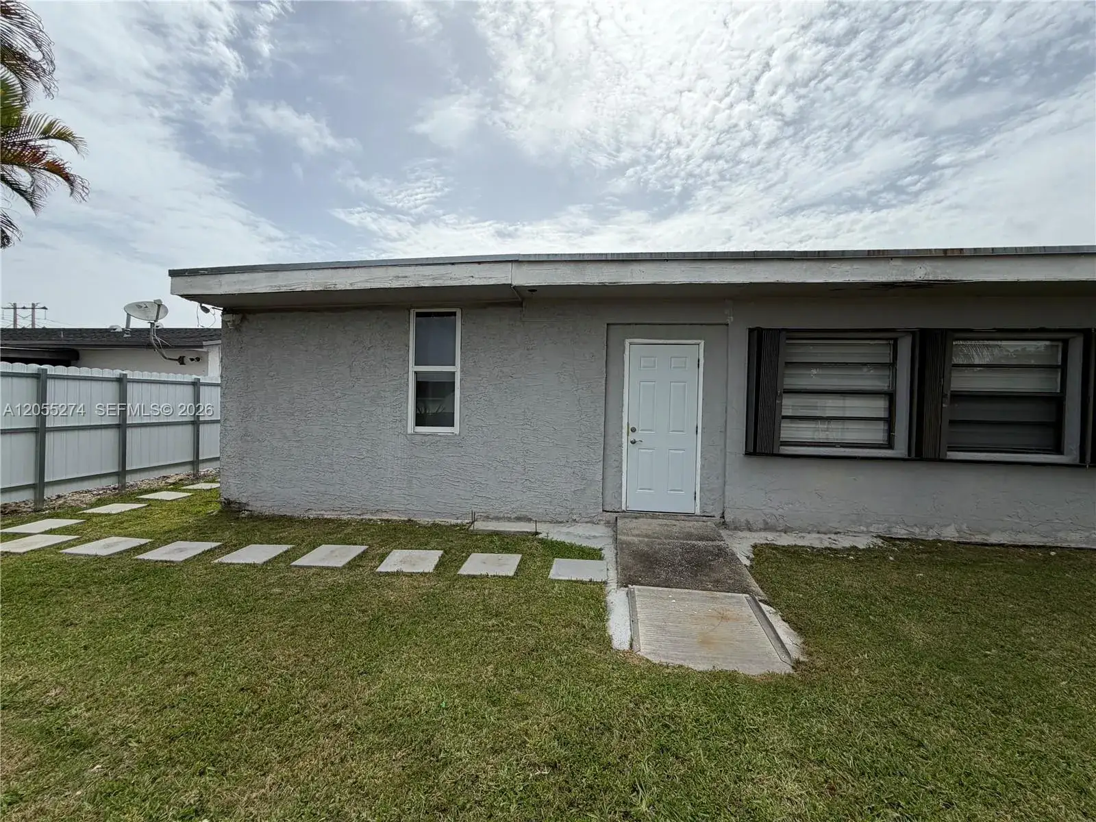 1 bedroom 1 bath Residential Lease for rent at 26162 SW 123rd Pl Rear, Homestead FL 33032