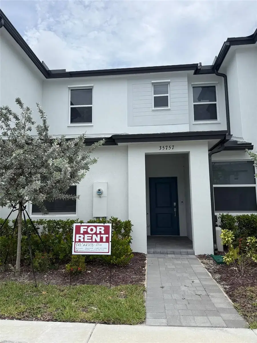 3 bedroom 3 bath Residential Lease for rent at 35757 SW 178th Pl # 35757, Miami FL 33034