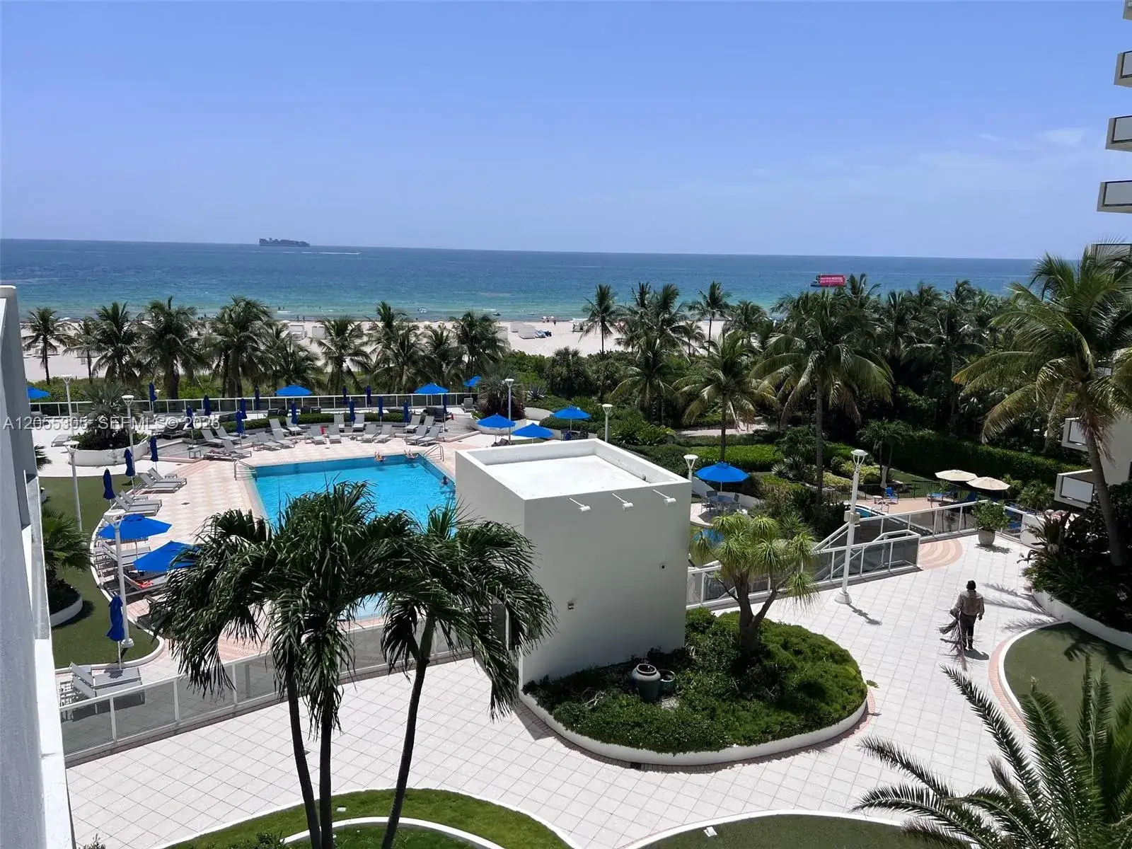 1 bedroom 1 bath Residential for sale at 100 Lincoln Rd # 634, Miami Beach FL 33139
