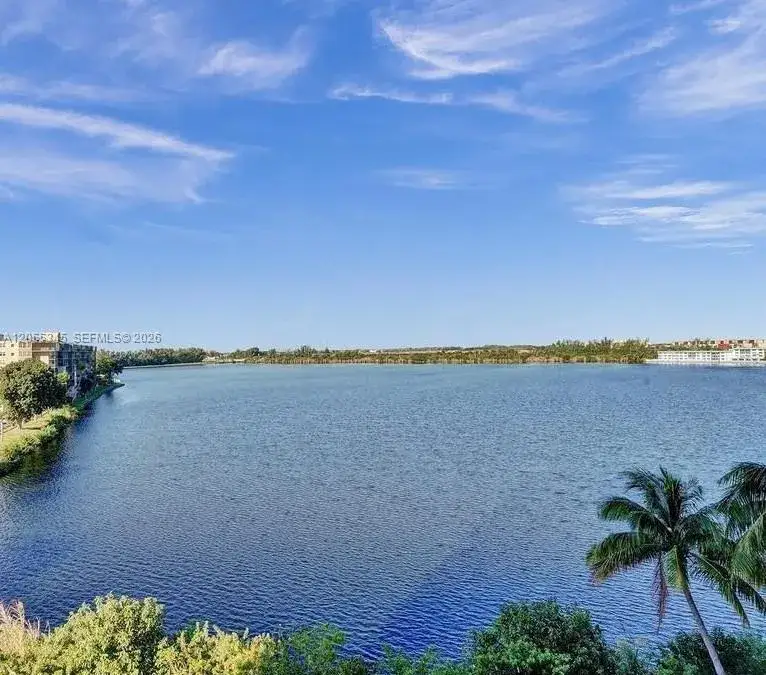 1 bedroom 1 bath Residential for sale at 1301 NE Miami Gardens Dr, Miami FL 33179