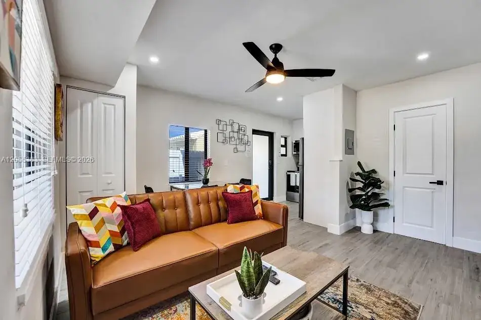 2 bedroom 2 bath Residential Lease for rent at 1405 N Andrews Ave # 2, Fort Lauderdale FL 33311
