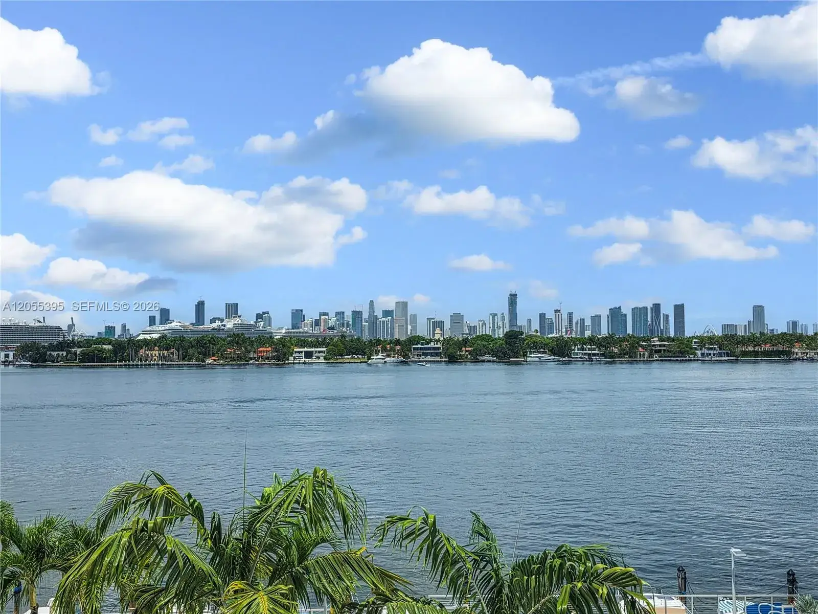 1 bedroom 1 bath Residential for sale at 800 West Ave # 523, Miami Beach FL 33139