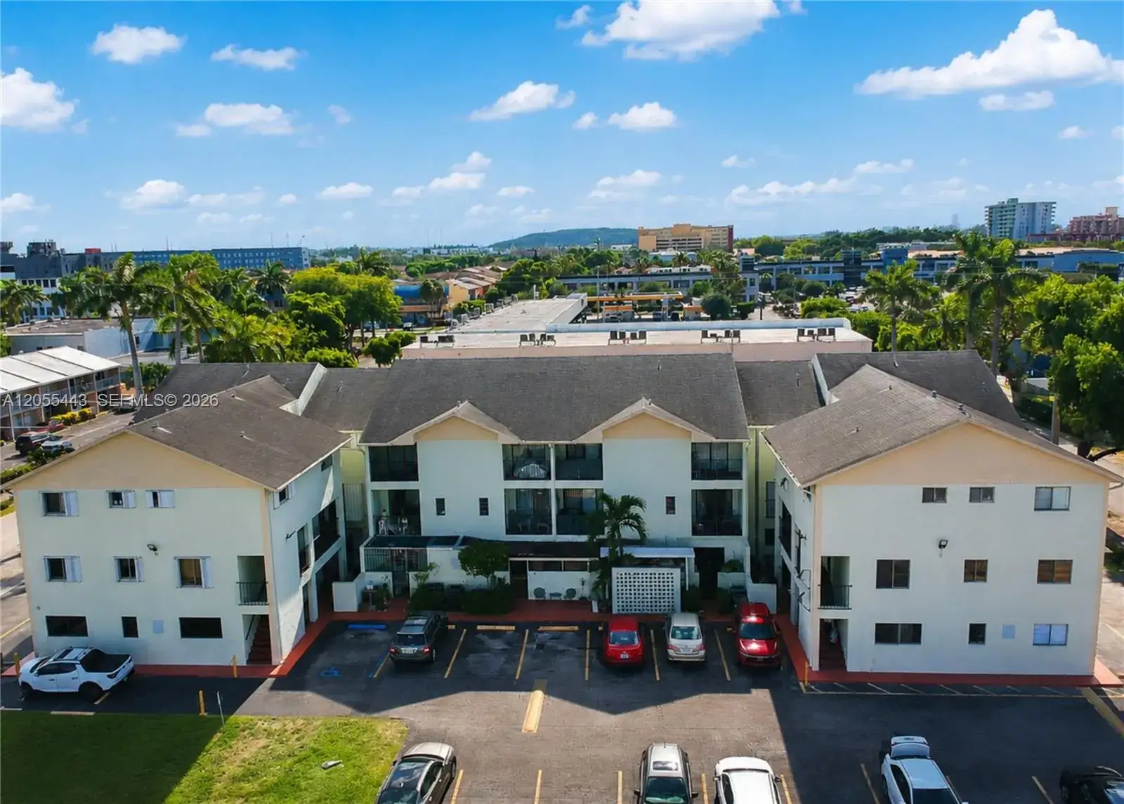 2 bedroom 1 bath Residential Lease for rent at 1521 W 42nd Pl # 18, Hialeah FL 33012