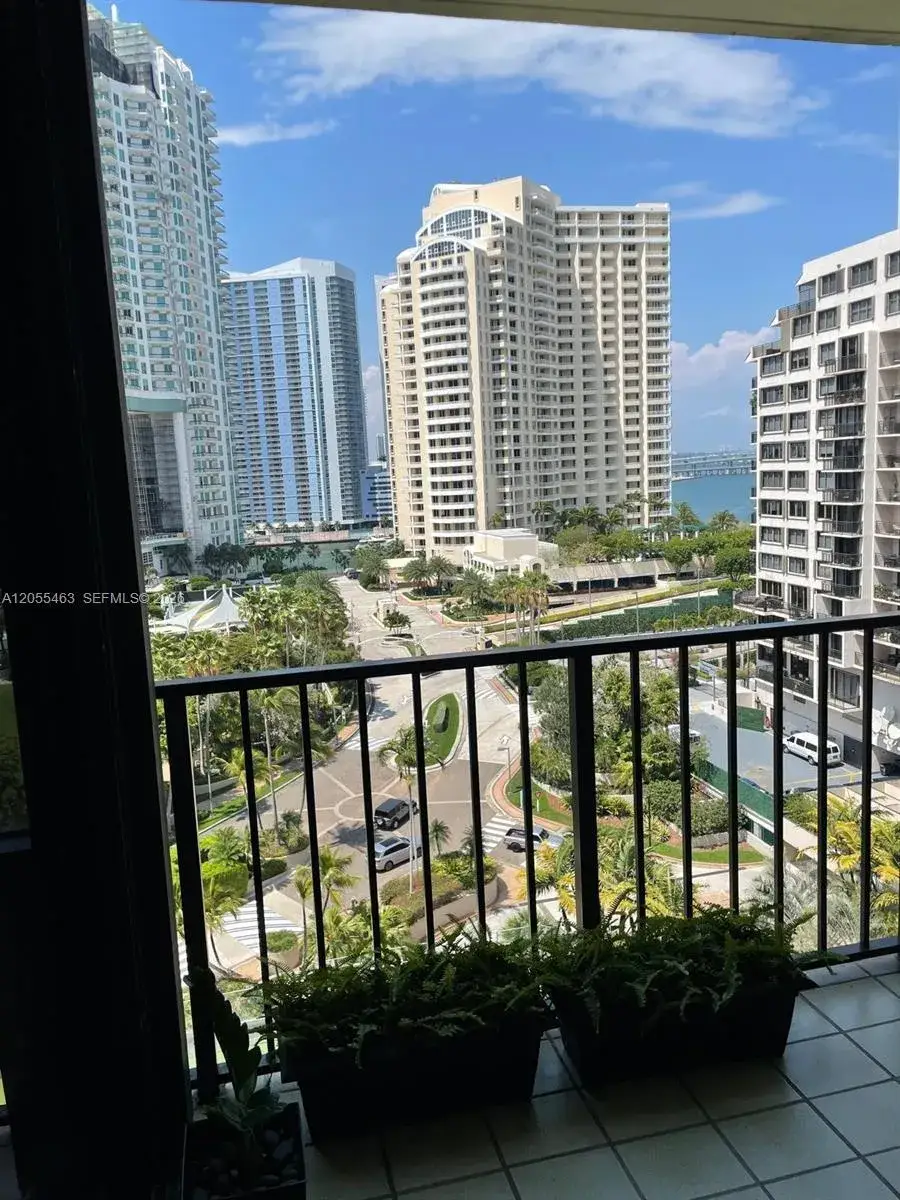 3 bedroom 3 bath Residential for sale at 520 Brickell Key Dr # A1216, Miami FL 33131