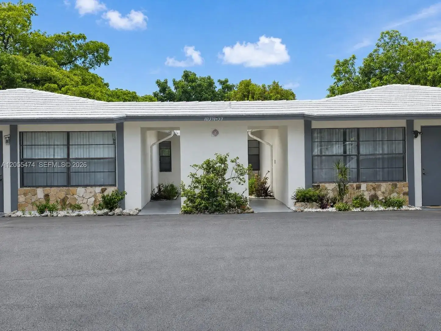 3 bedroom 2 bath Residential Lease for rent at 10355 NW 35th St # 10355, Coral Springs FL 33065