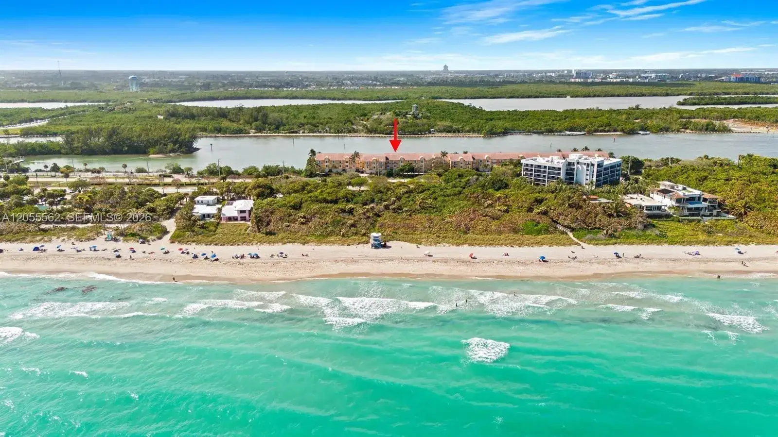3 bedroom 3 bath Residential for sale at 4234 N Ocean Dr, Hollywood FL 33019