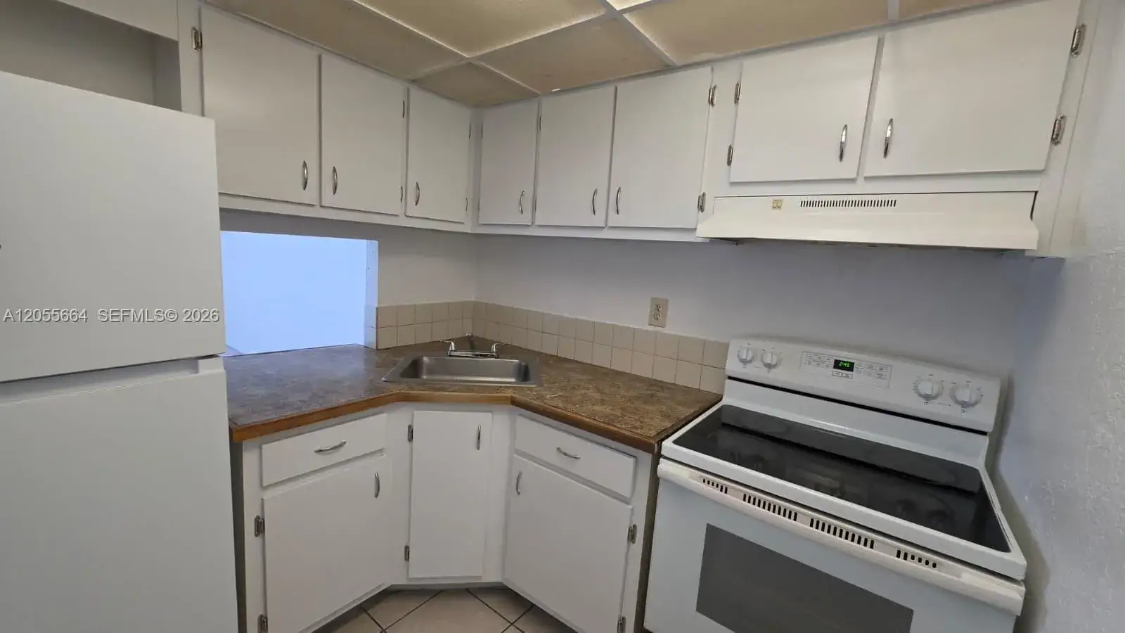 1 bedroom 1 bath Residential Lease for rent at 4550 NW 9th St # 308E, Miami FL 33126