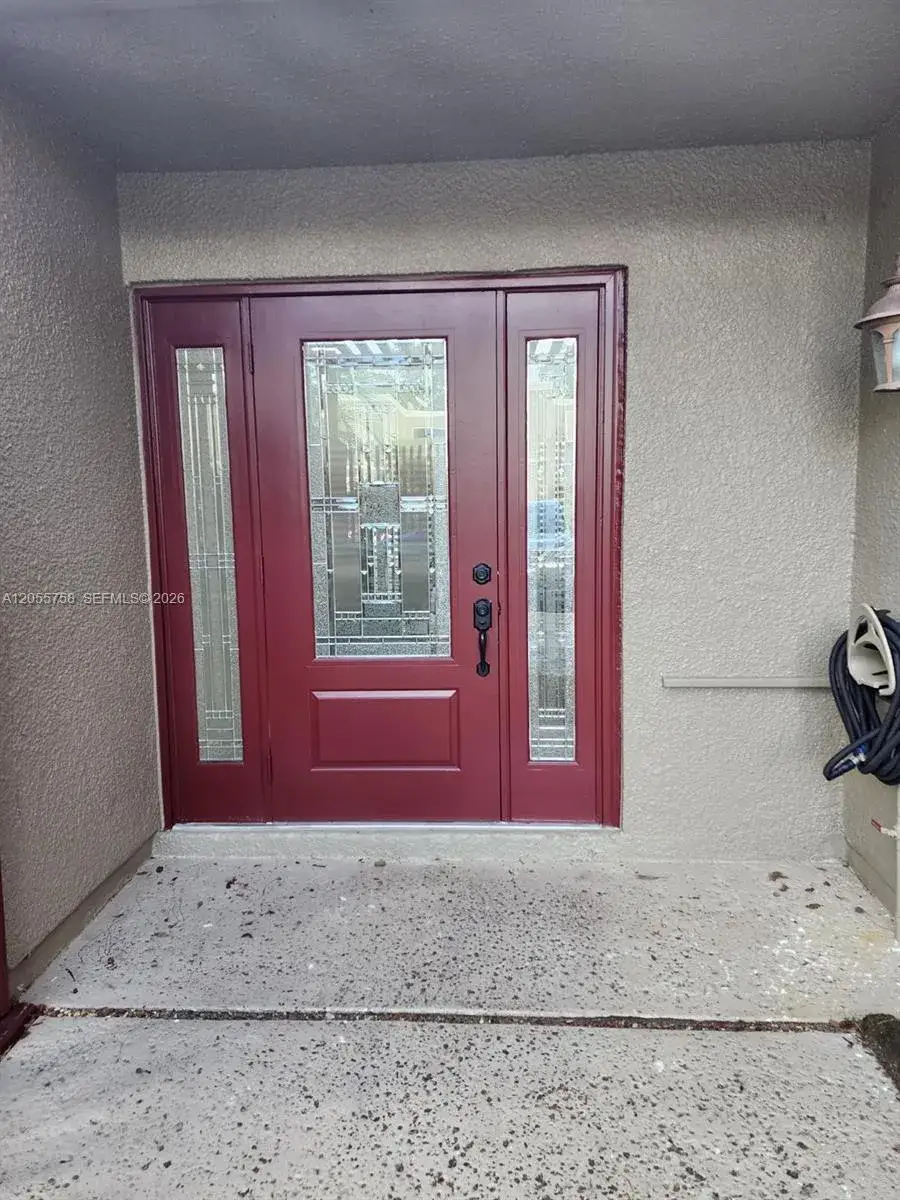 3 bedroom 3 bath Residential Lease for rent at 11130 N Lakeview Dr # 1, Pembroke Pines FL 33026