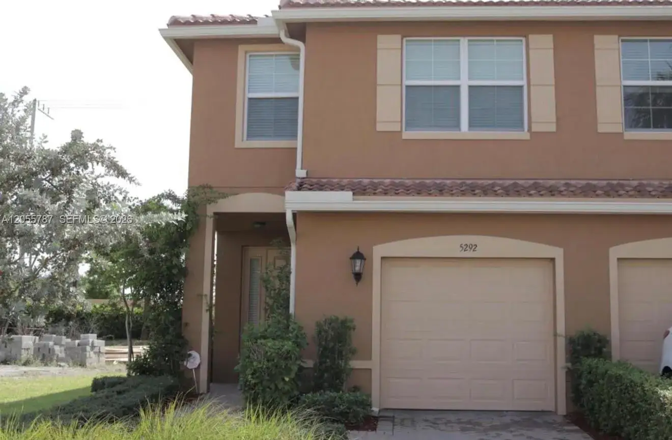 3 bedroom 2 bath Residential Lease for rent at 5292 Palm Colony Dr # 5292, Lake Worth FL 33463
