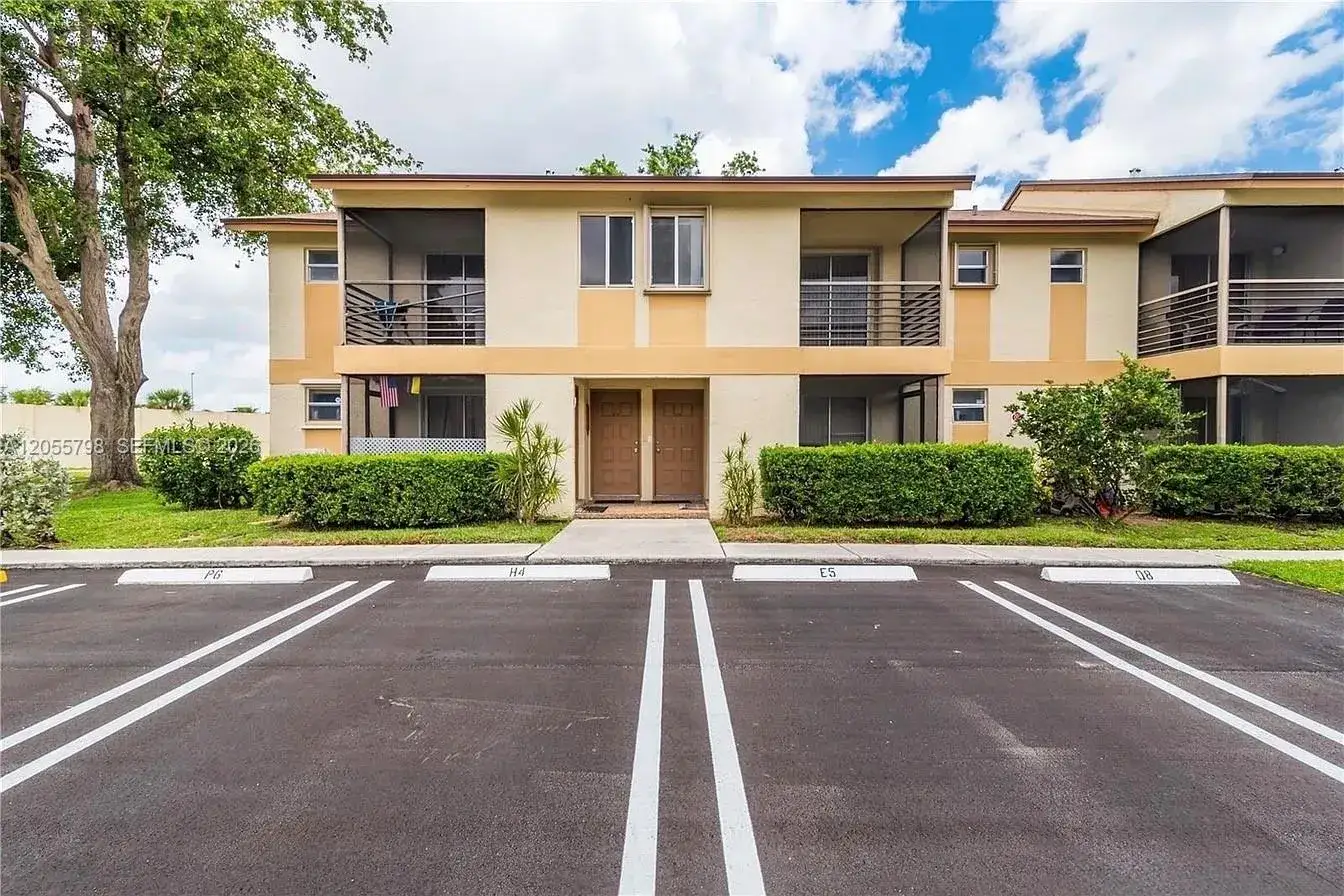 1 bedroom 1 bath Residential for sale at 508 Gardens Dr # 202, Pompano Beach FL 33069