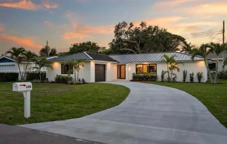 3 bedroom 2 bath Residential Lease for rent at 128 W Norfolk Rd # 0, Jupiter FL 33469