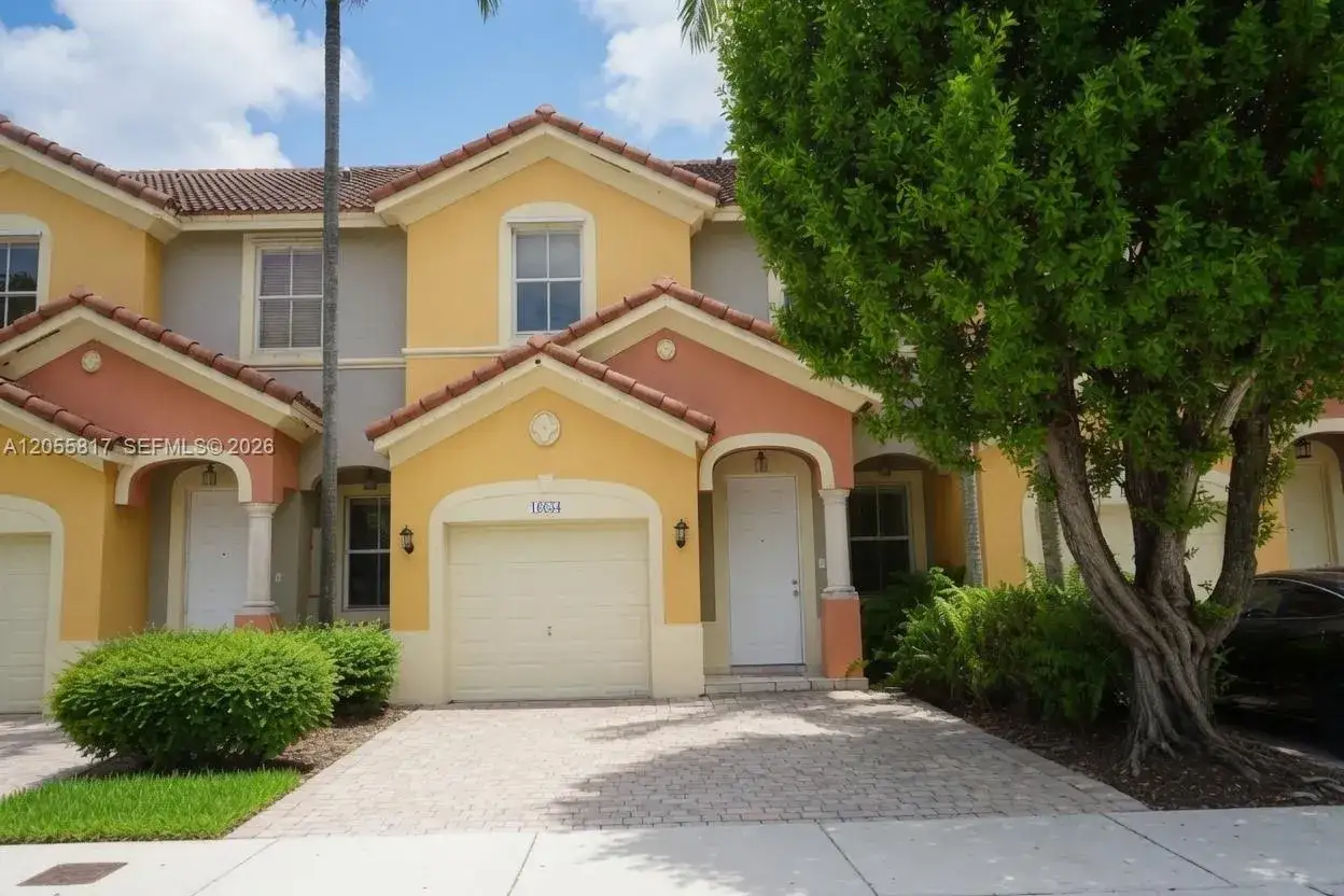 3 bedroom 2 bath Residential for sale at 16654 SW 83rd Ln, Miami FL 33193