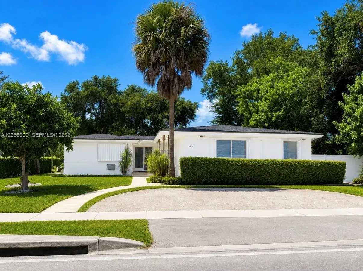 1570 NE 130th St, North Miami FL 33161