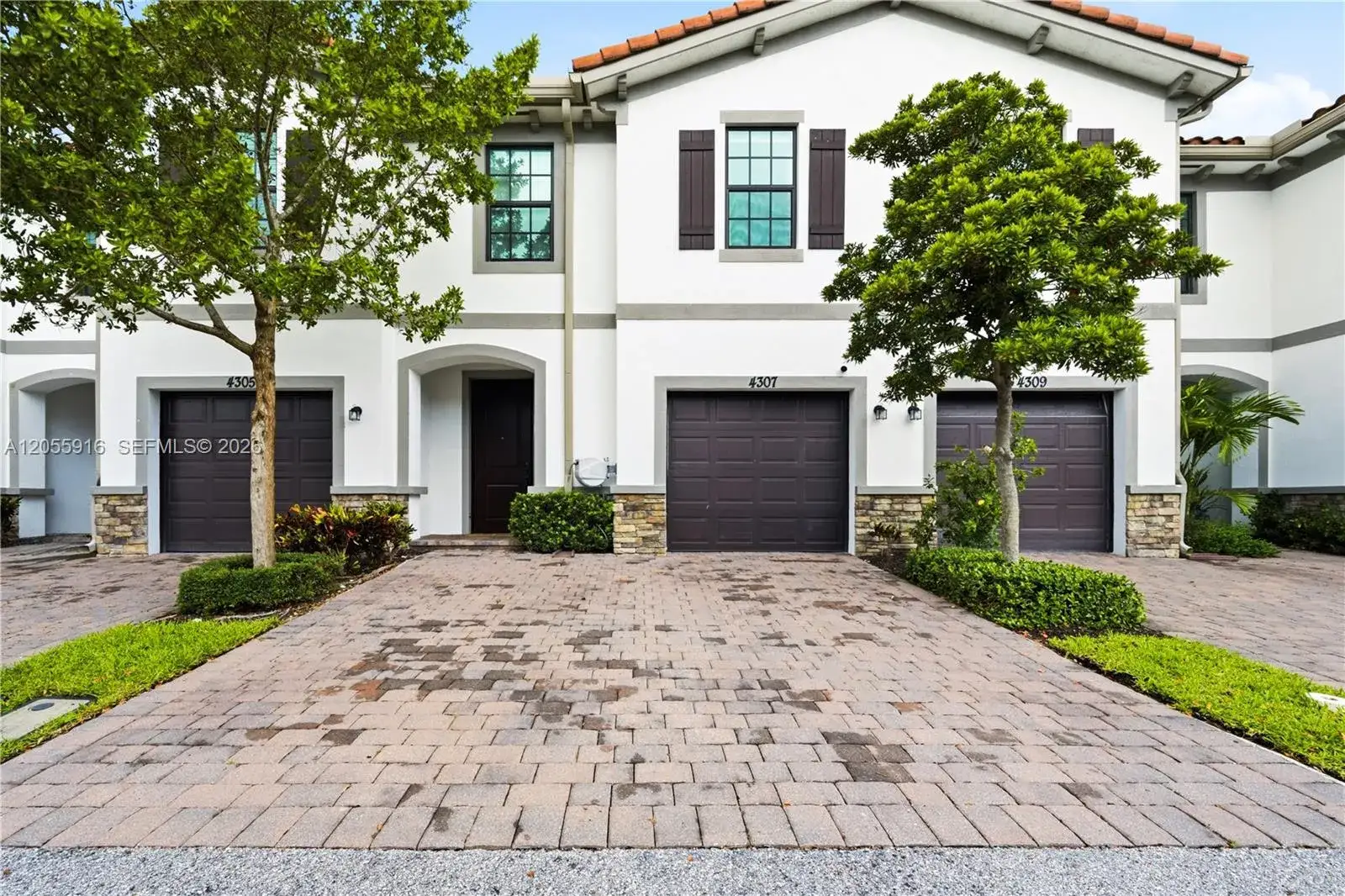 4307 Bradbury Ct, Riviera Beach FL 33410