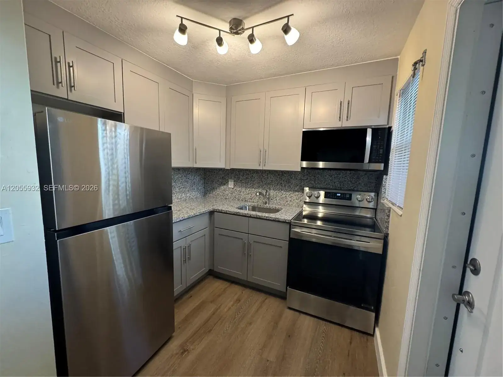 1 bedroom 1 bath Residential for sale at 707 S 19th Ave # 3, Hollywood FL 33020