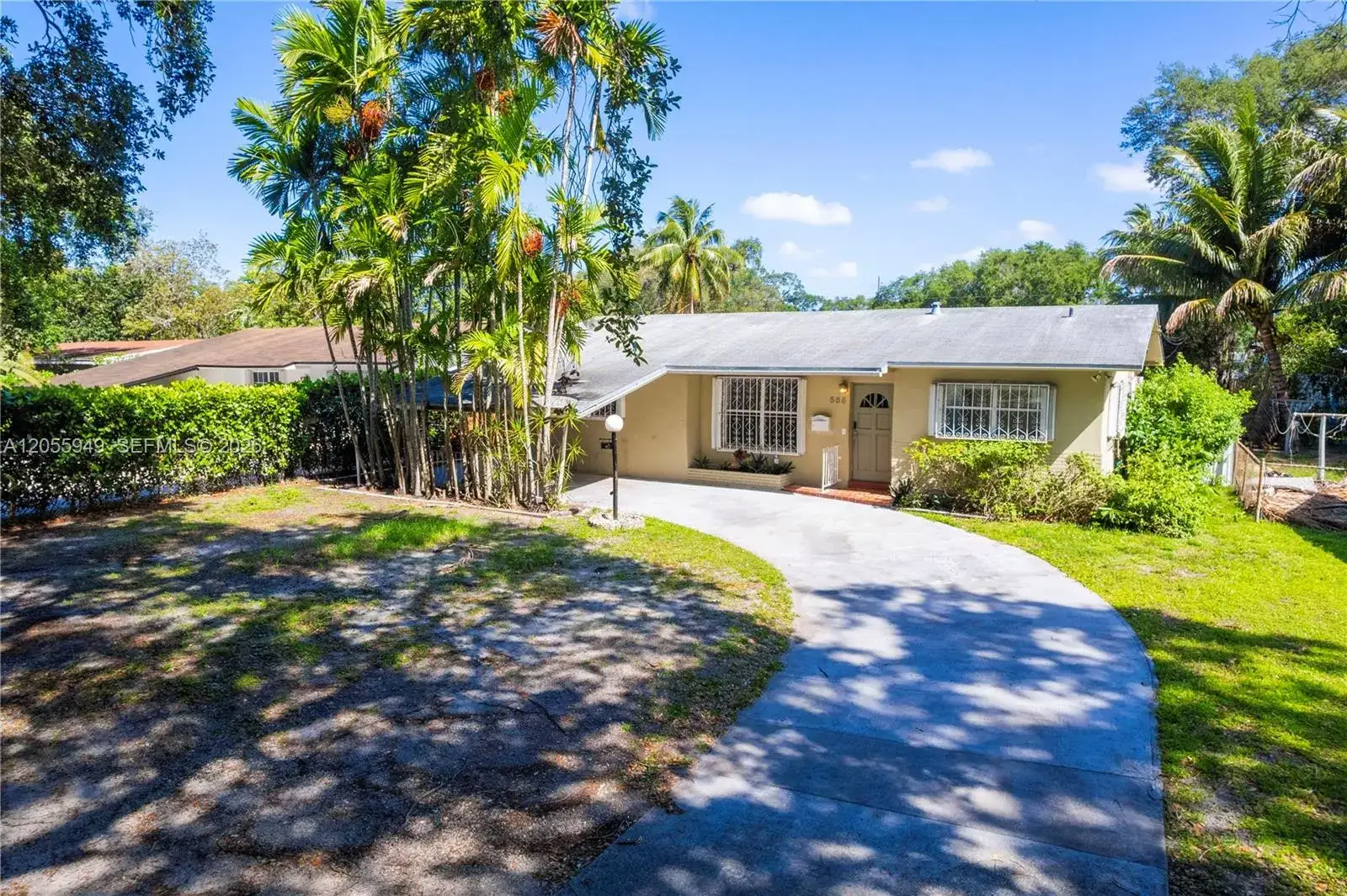 3 bedroom 2 bath Residential Lease for rent at 565 NE 160th Ter, Miami FL 33162