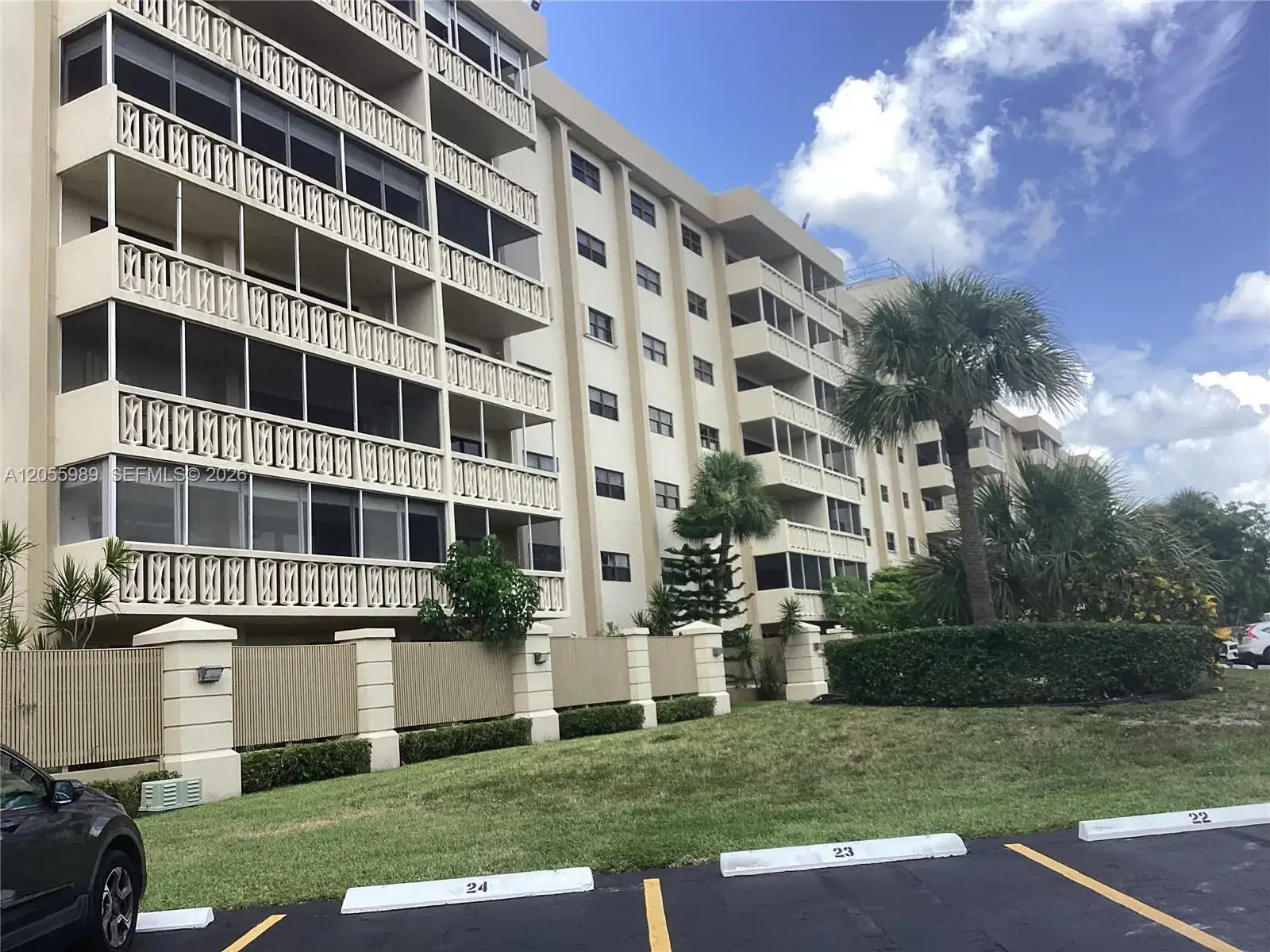 2 bedroom 2 bath Residential Lease for rent at 800 NE 195th St # 415, Miami FL 33179