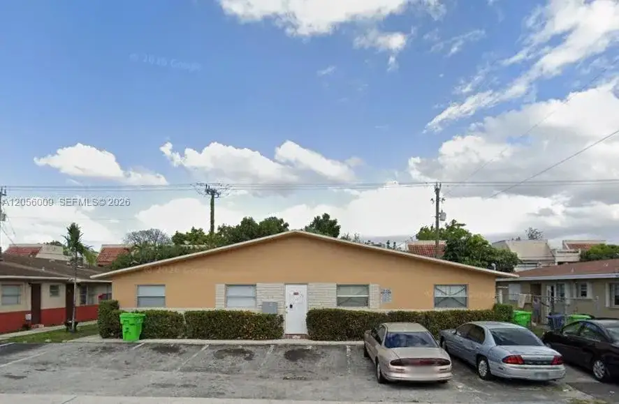2 bedroom 1 bath Residential Lease for rent at 1860 NW 58 Ter # 2, Sunrise FL 33313