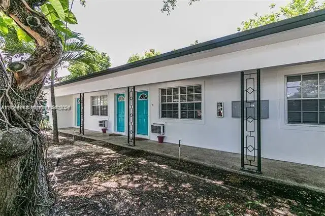 1 bath Residential Lease for rent at 1717 NE 12th St # 5, Fort Lauderdale FL 33304