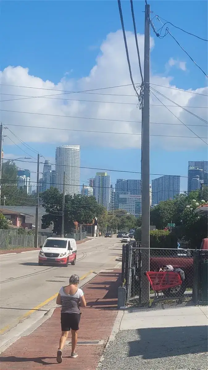 1 bedroom 1 bath Residential Lease for rent at 1322 SW 7th St # 6, Miami FL 33135