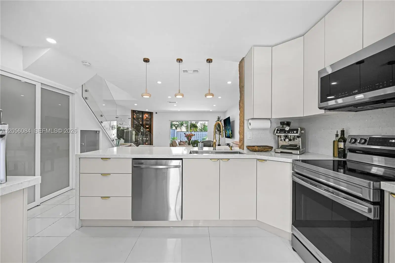 2 bedroom 2 bath Residential for sale at 10372 NW 3rd St, Pembroke Pines FL 33026