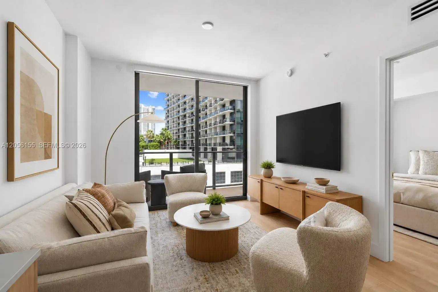 1 bedroom 1 bath Residential Lease for rent at 90 NE 32nd St # 806, Miami FL 33127