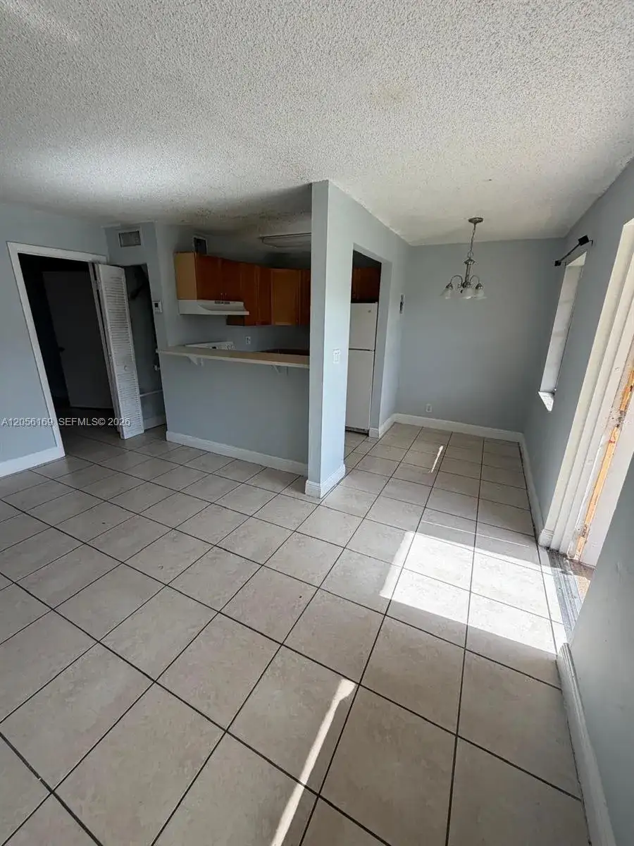 1 bedroom 1 bath Residential Lease for rent at 95 NE 41st St # N202, Oakland Park FL 33334