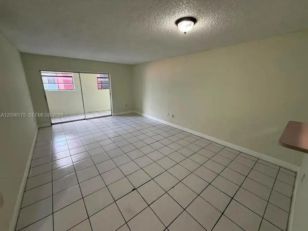 2 bedroom 1 bath Residential Lease for rent at 6070 W 19th Ave # 112, Hialeah FL 33012