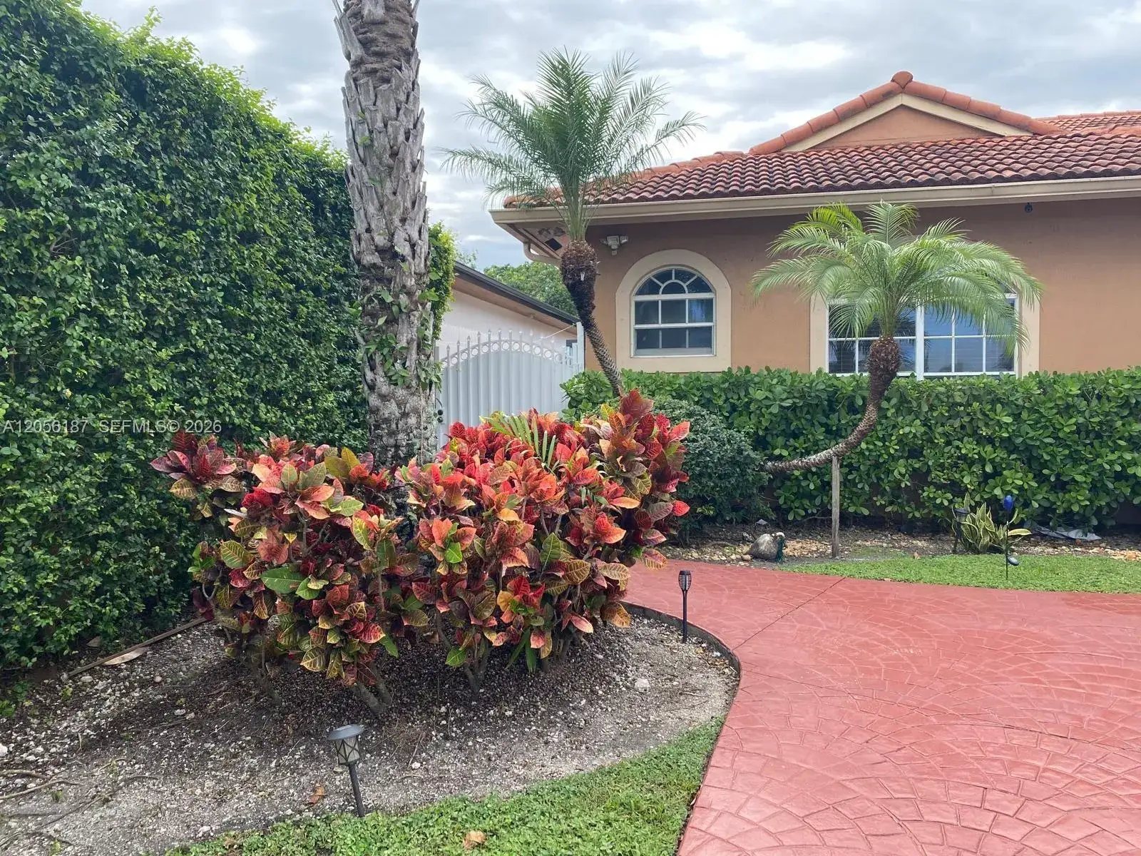 1 bedroom 1 bath Residential Lease for rent at 39** SW 144th Ave # A, Miami FL 33175